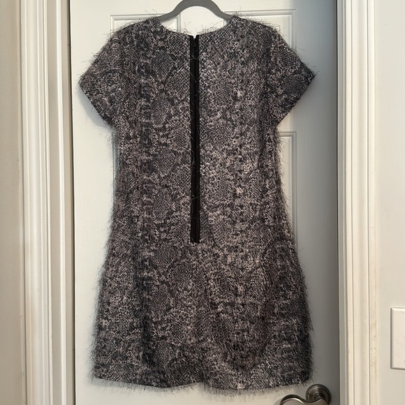 Banana republic size 10 black grey snake skin eyelash texture sheath dress - Picture 2 of 5